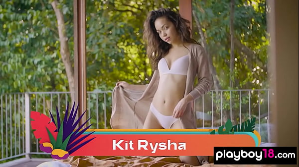 Cute faced asian beauty Kit Rysha wakes up and reveals her exotic pussy