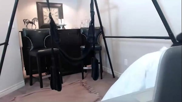 Maxine X Plays With Her Hole & Huge Dildo! She’s So Fucking Hot!