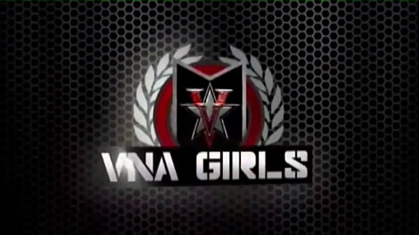 Big Breasts Cougar Sara Jay Lubes Her Pussy & Pounds Her Two Dildos!