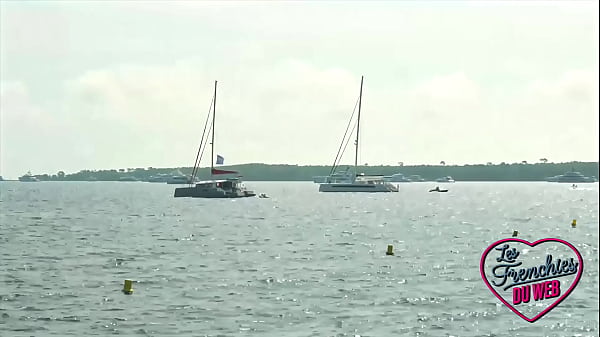 Jade, reine du sexe, bouffe de la bite !