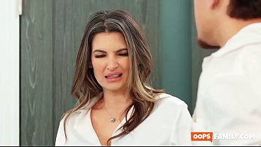 Stepson’s Huge Secret – XXX! Mapos Harde Hilos MILF Porn Cumshot Slot.